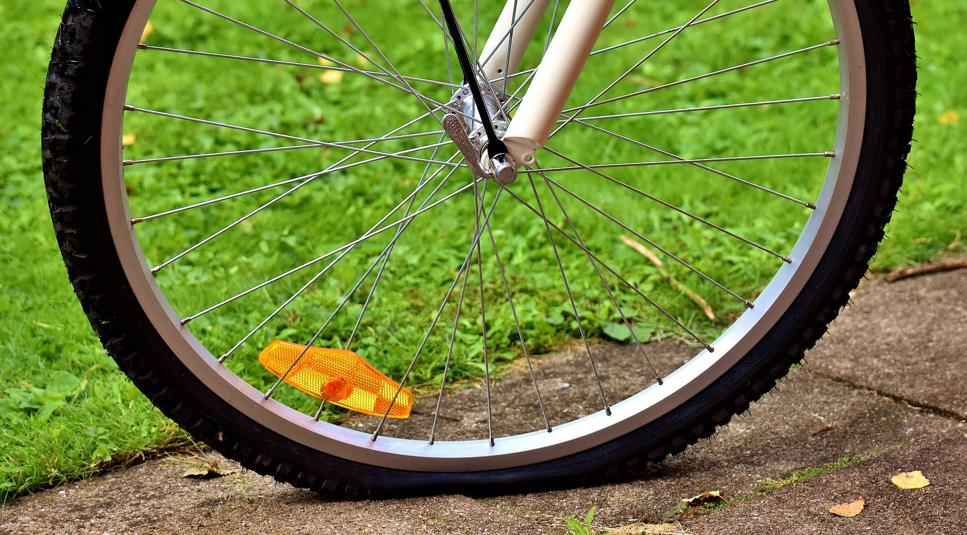 Quick Tips for How To Prevent Flat Tires on Bike Rides – Selle Anatomica