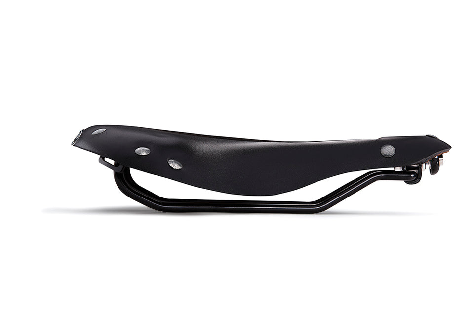 Side view of the H1 leather saddle in black and gunmetal